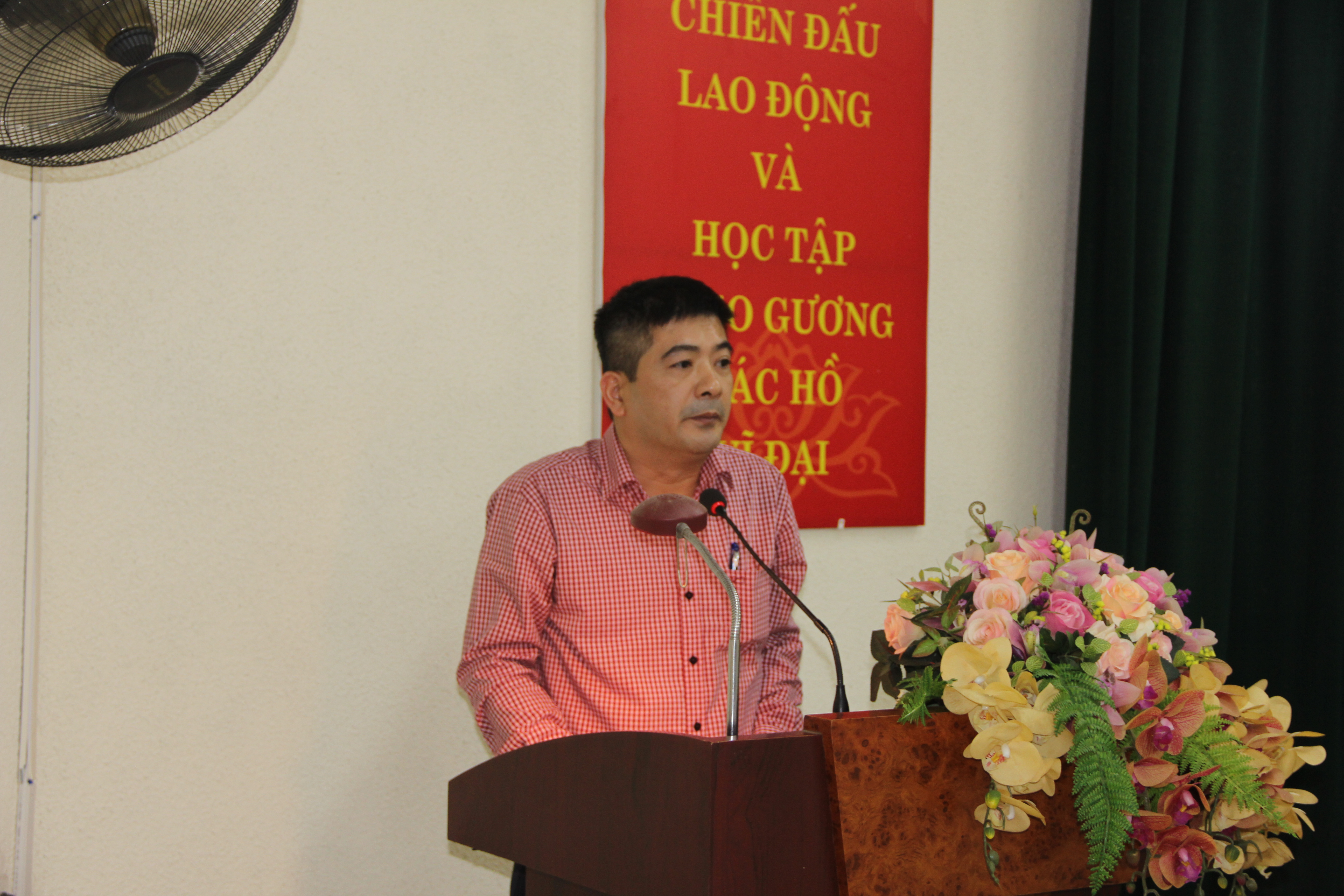 Đông chí Giám đốc Nguyễn Danh Tuyên